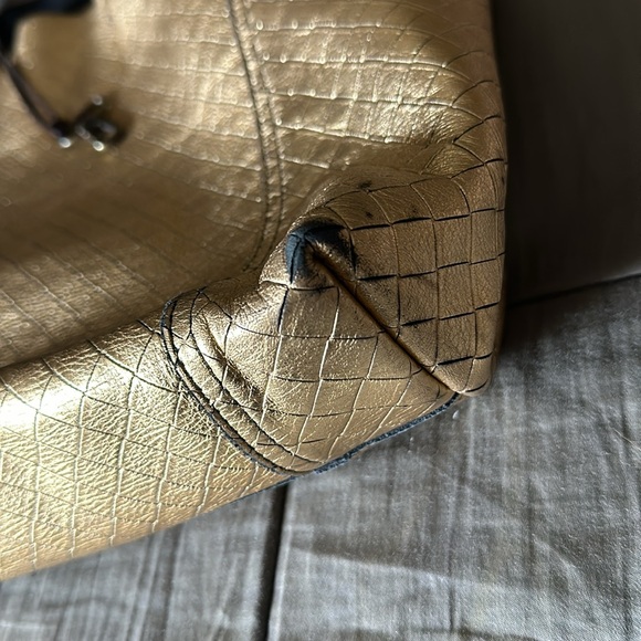 Bottega Veneta bag in gold unbelievably beautiful - Picture 8 of 17